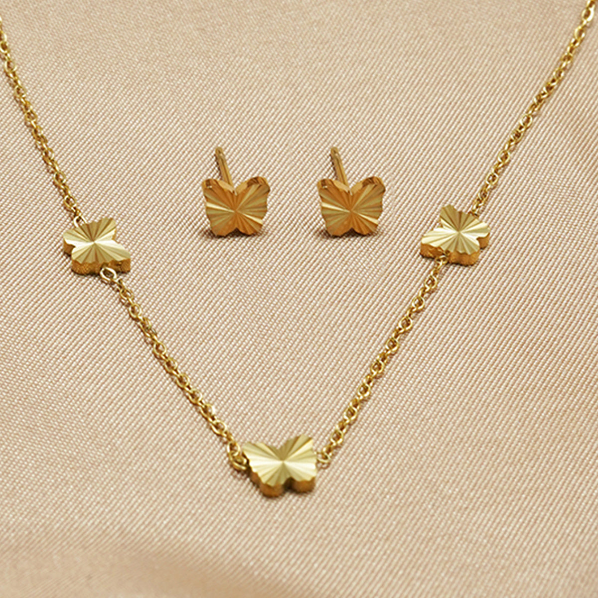Lxalry 316L Stainless Steel 18K Gold-Plated Jewelry Set Iridescent Blue White Gradient 3D Glass Star Pendant Hypoallergenic Tarnish Free Earrings Necklace Beach Party Daily Wear Ocean Inspired