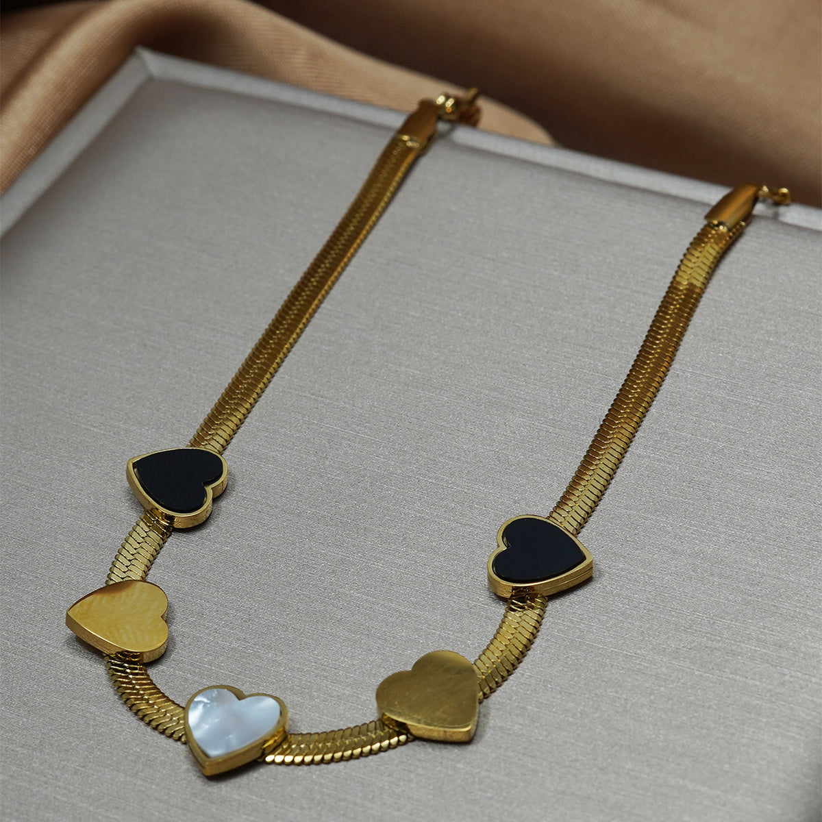 Lxalry 18K Gold Plated Heart Mirror Jewelry Set Hypoallergenic Skin Safe Necklace Bracelet For Daily Gifting Never Fade Adjustable Luxury With Precision Inlay Craftsmanship