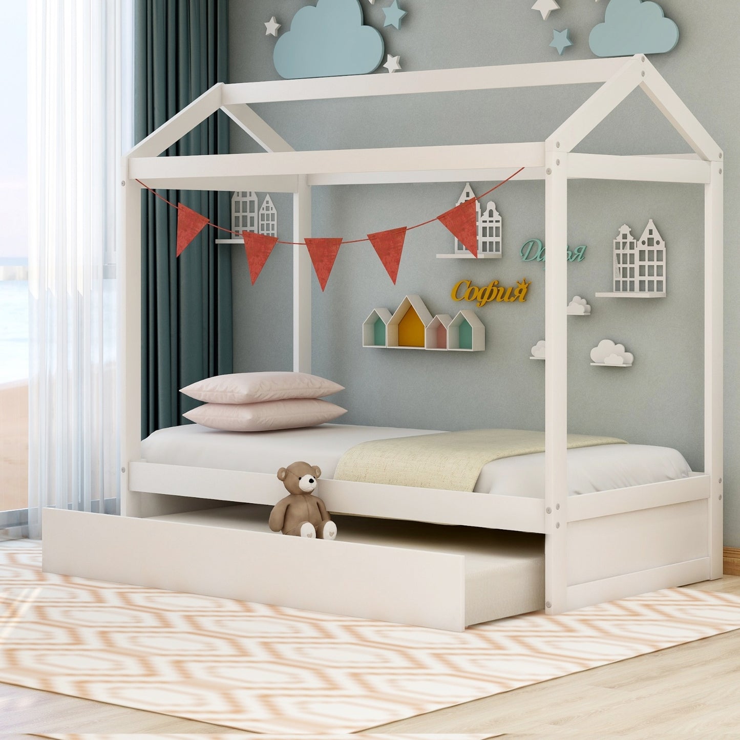 White Can Decorate The Bed Of A House With A Trunk