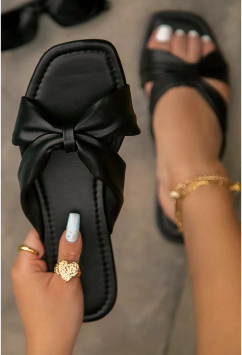 Ladies Slippers With Flat-bottomed Bow